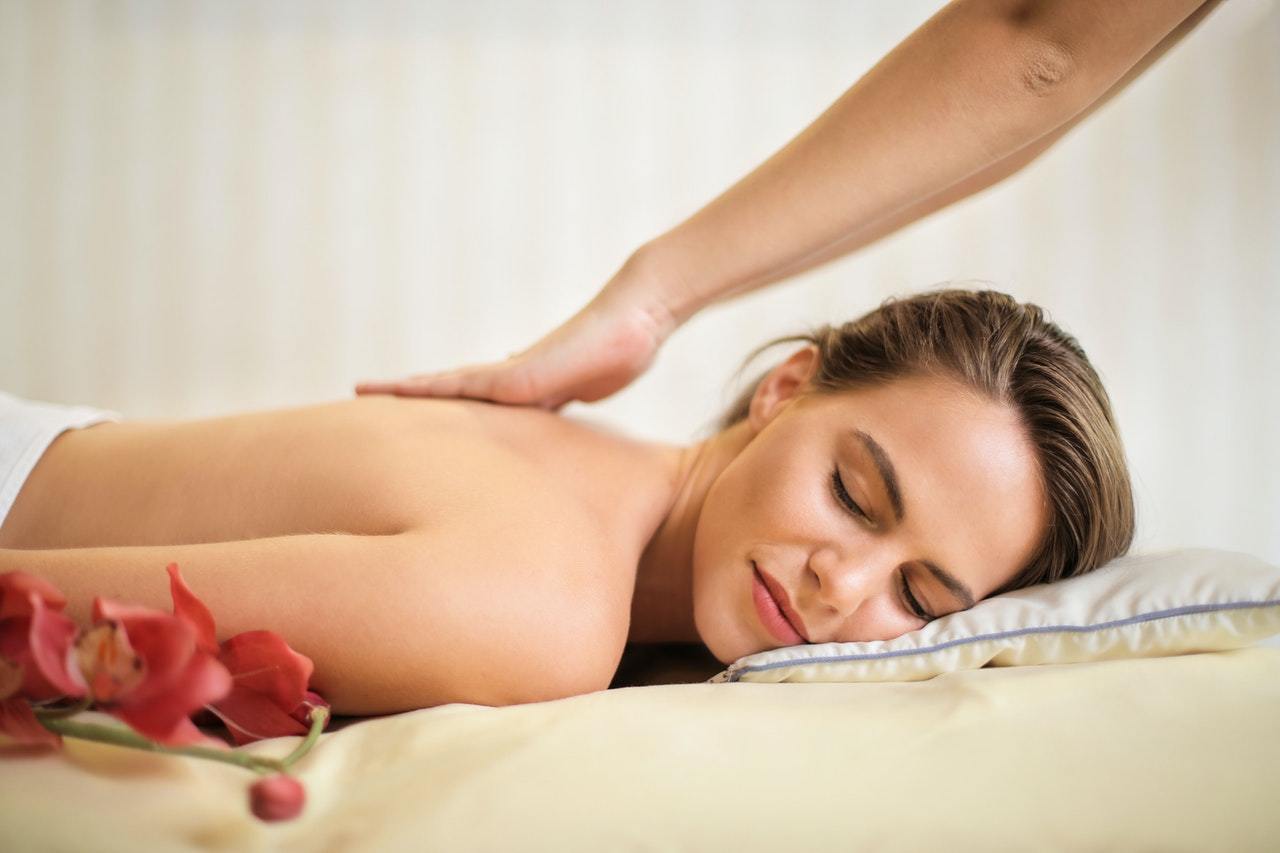 Back, Neck & Shoulder Massage - 30/45/60 Mins Treatments & Facials The White Room 